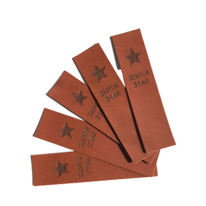 Naszywka metka z ekoskóry gwiazdka "Super Star" (15x50mm)